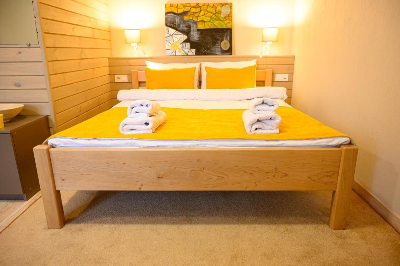 Space Apart Hotel Łuck Zewnętrze zdjęcie