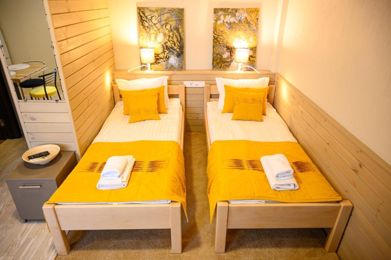Space Apart Hotel Łuck Zewnętrze zdjęcie