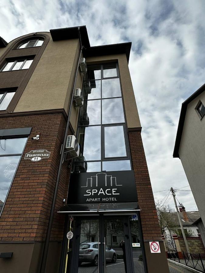 Space Apart Hotel Łuck Zewnętrze zdjęcie