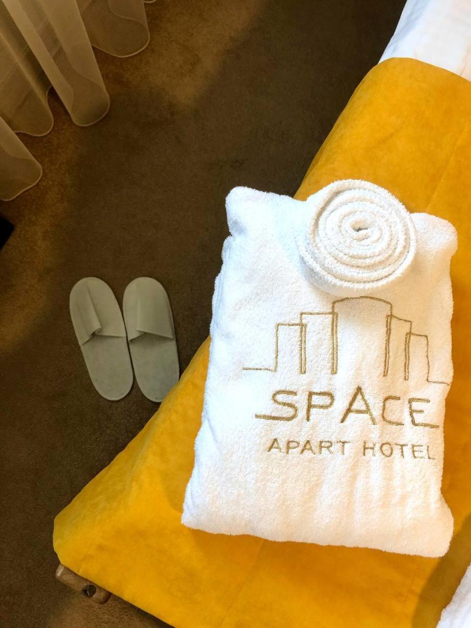 Space Apart Hotel Łuck Zewnętrze zdjęcie